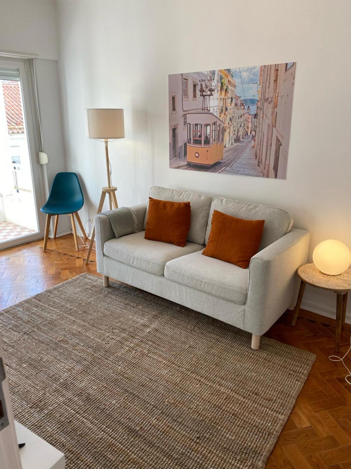 Apartment Sunny With A Balcony Lisbon