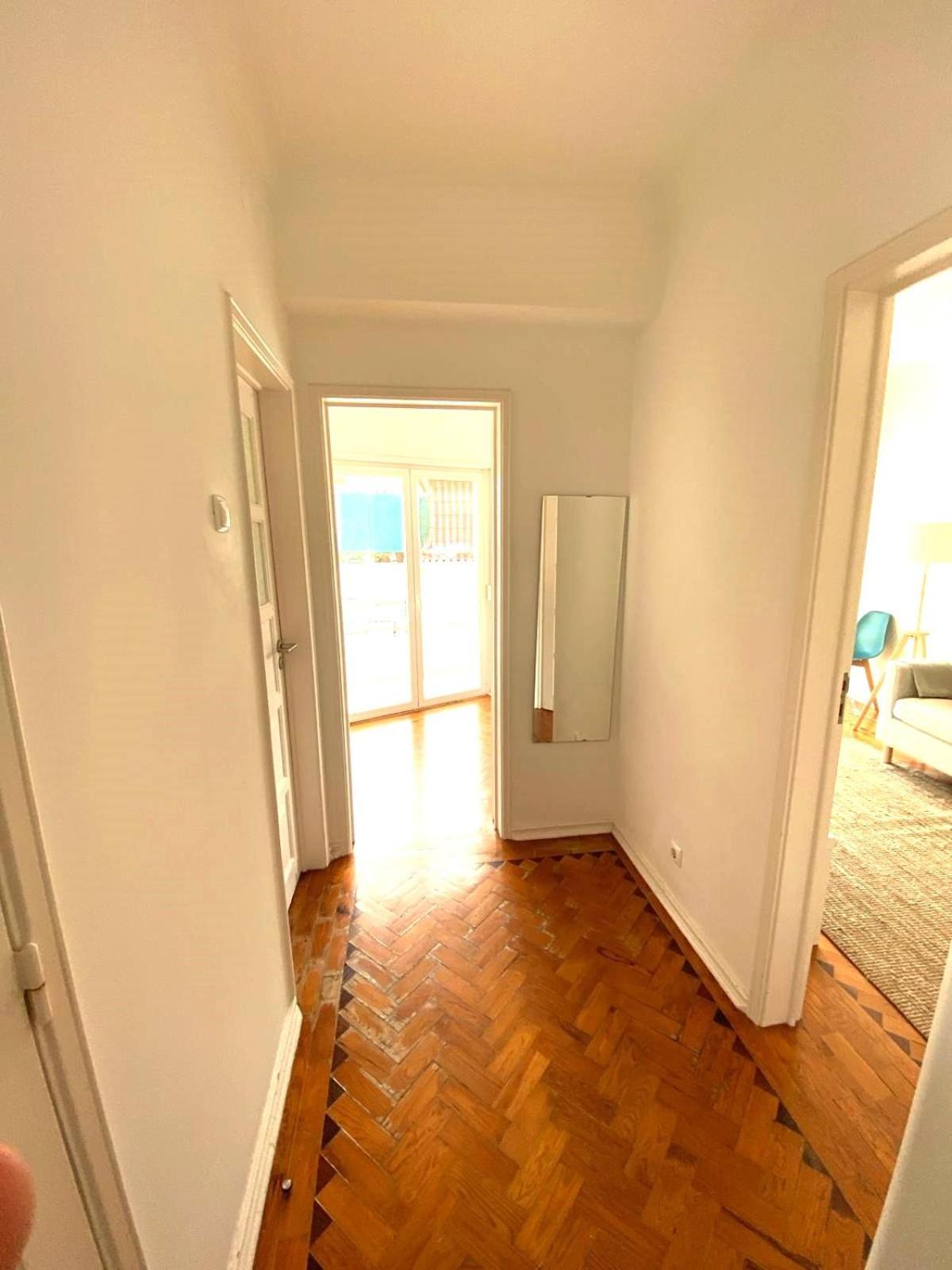 Apartment Sunny With A Balcony Lisbon